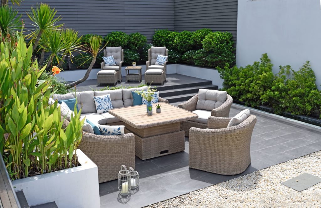 Muebles de terraza: qué material elegir