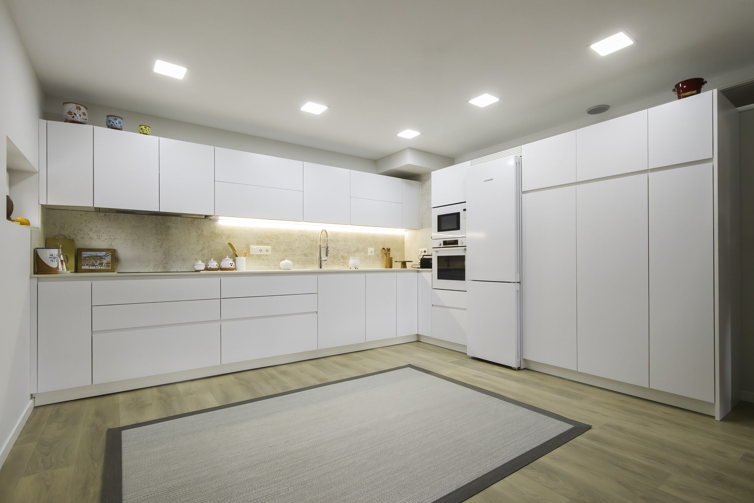 Cocina a medida en País Vasco, Navarra o el País Vasco francés Cocina a medida de Muebles Amets